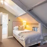 30 Frenchgate